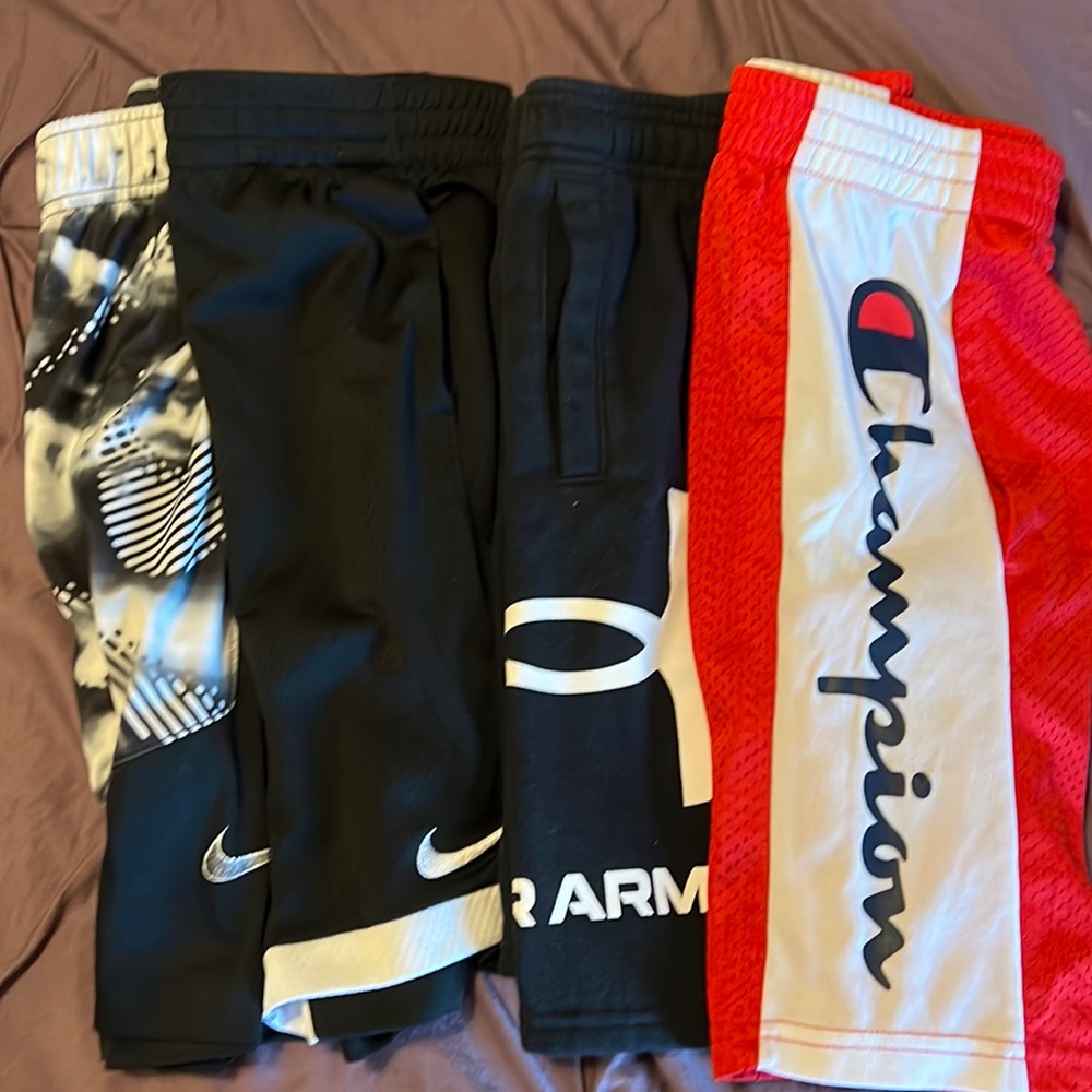 4 pairs of boys size medium shorts